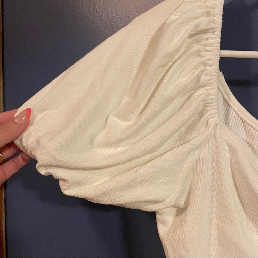 PUFFY SLEEVE BODYSUIT - Picture 2 of 5